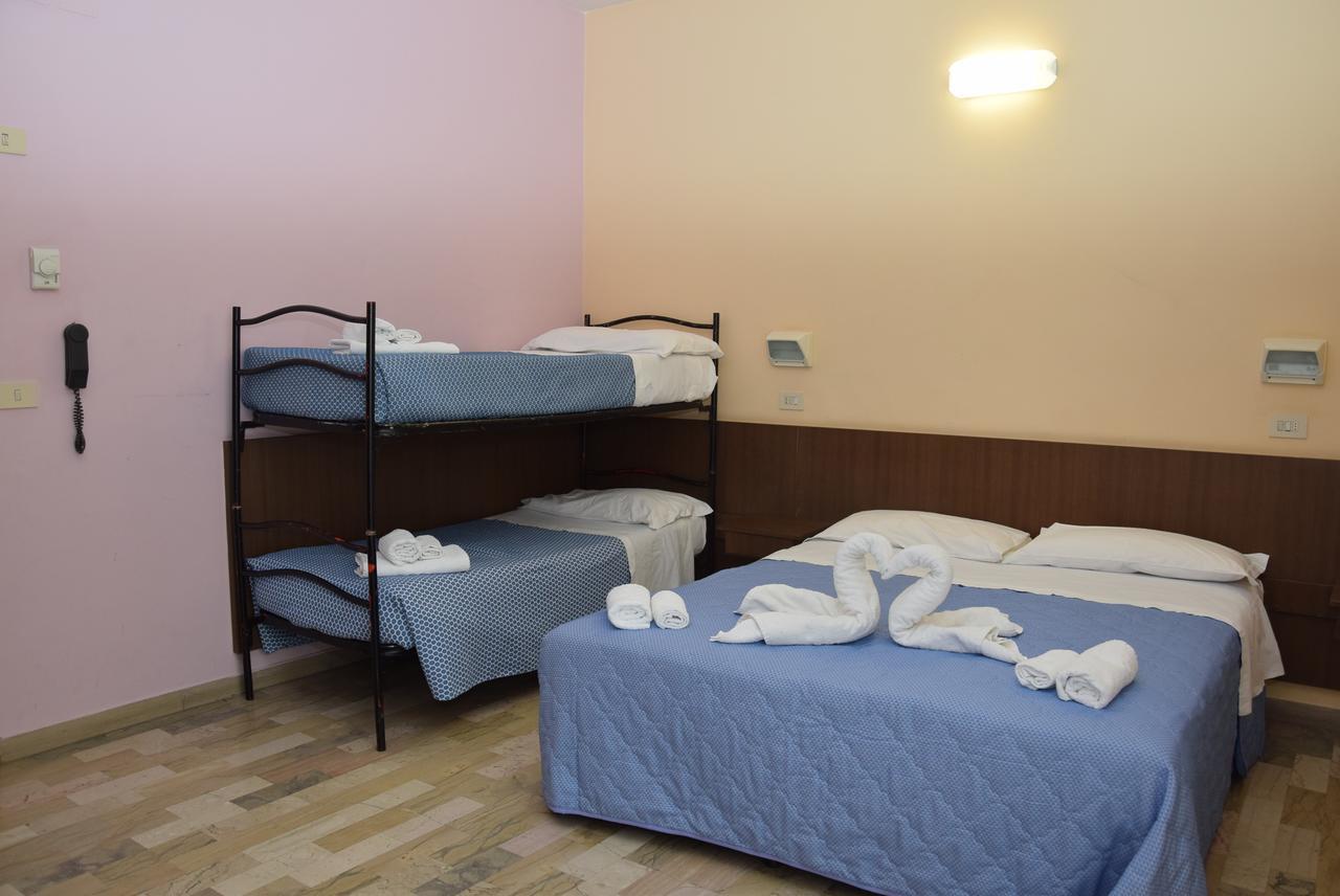 Hotel Annetta Римини Экстерьер фото