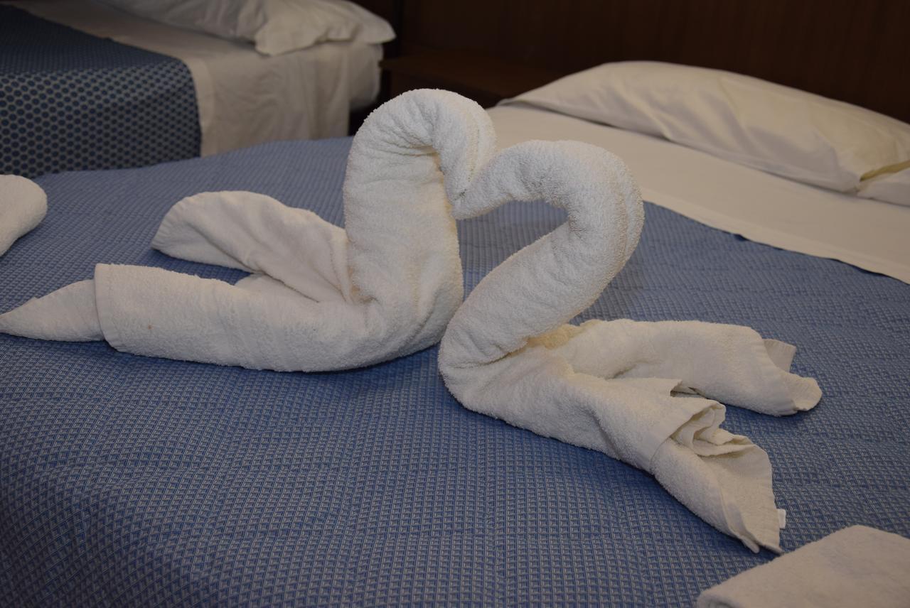Hotel Annetta Римини Экстерьер фото