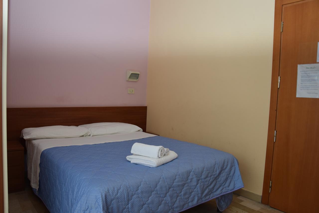 Hotel Annetta Римини Экстерьер фото