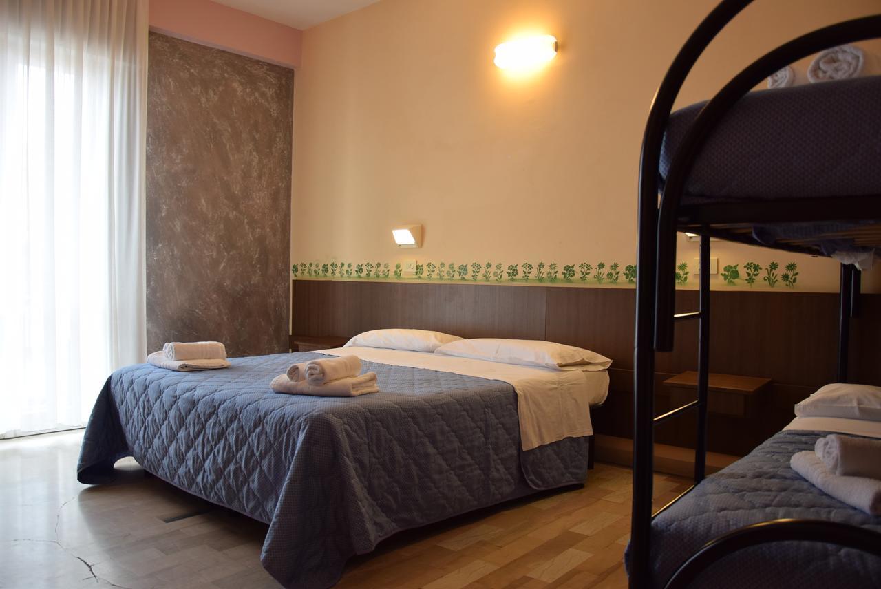 Hotel Annetta Римини Экстерьер фото